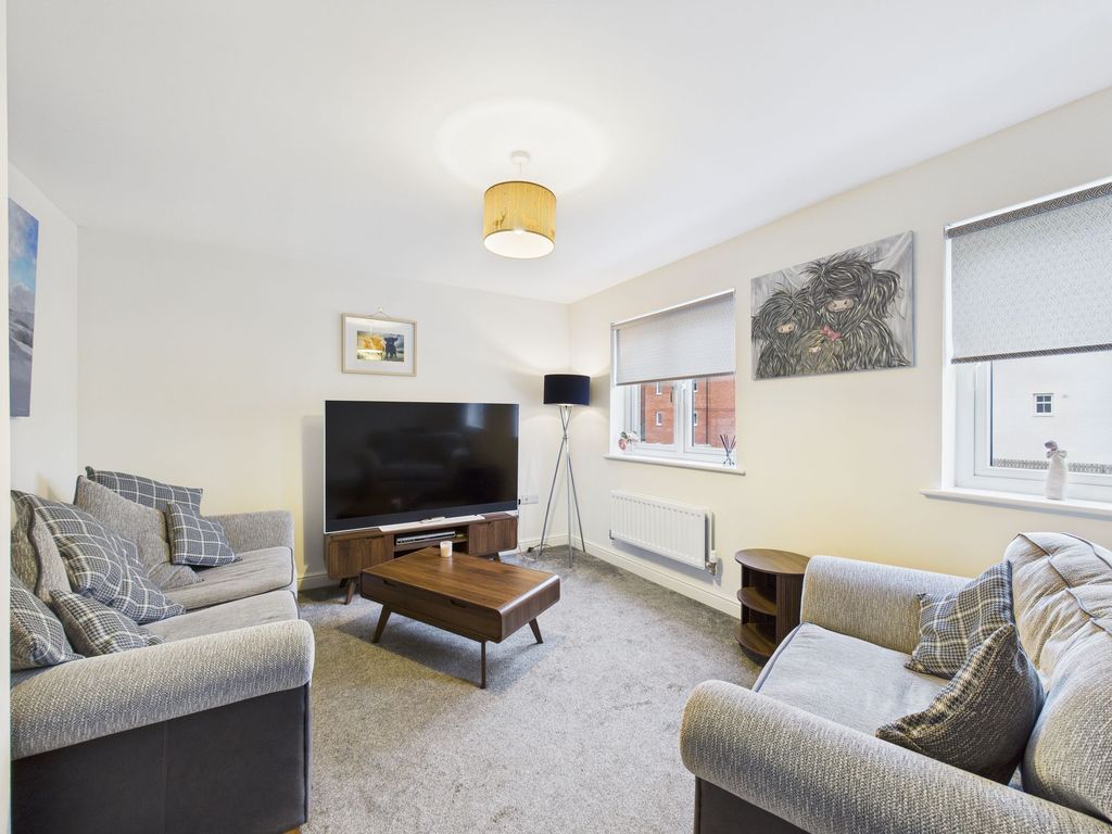 Property photo 2 of 21 Lounge