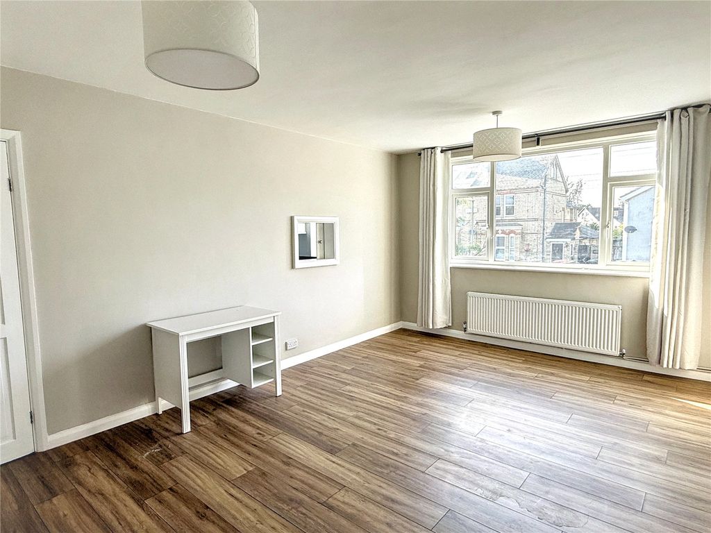 Property photo 3 of 11 Picture No. 05