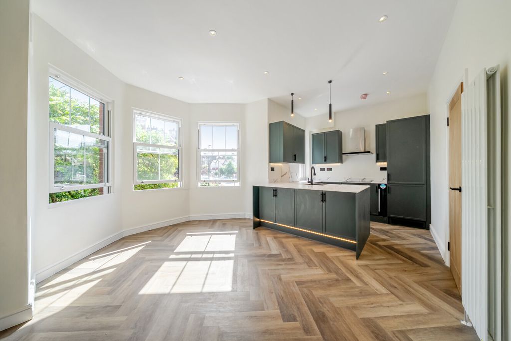 Property photo 1 of 8 1469259-8-6A1804d...