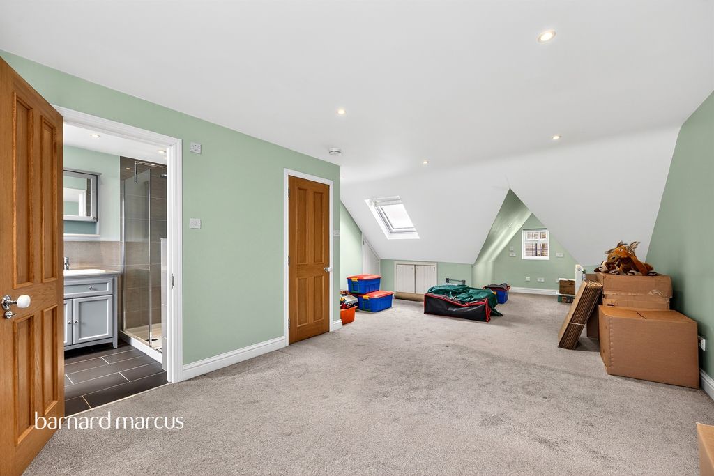 Property photo 1 of 29