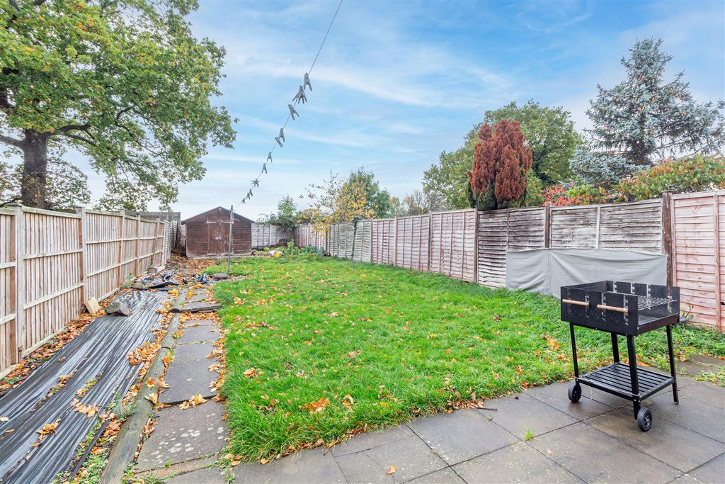 Property photo 3 of 17 Garden-1.Jpg