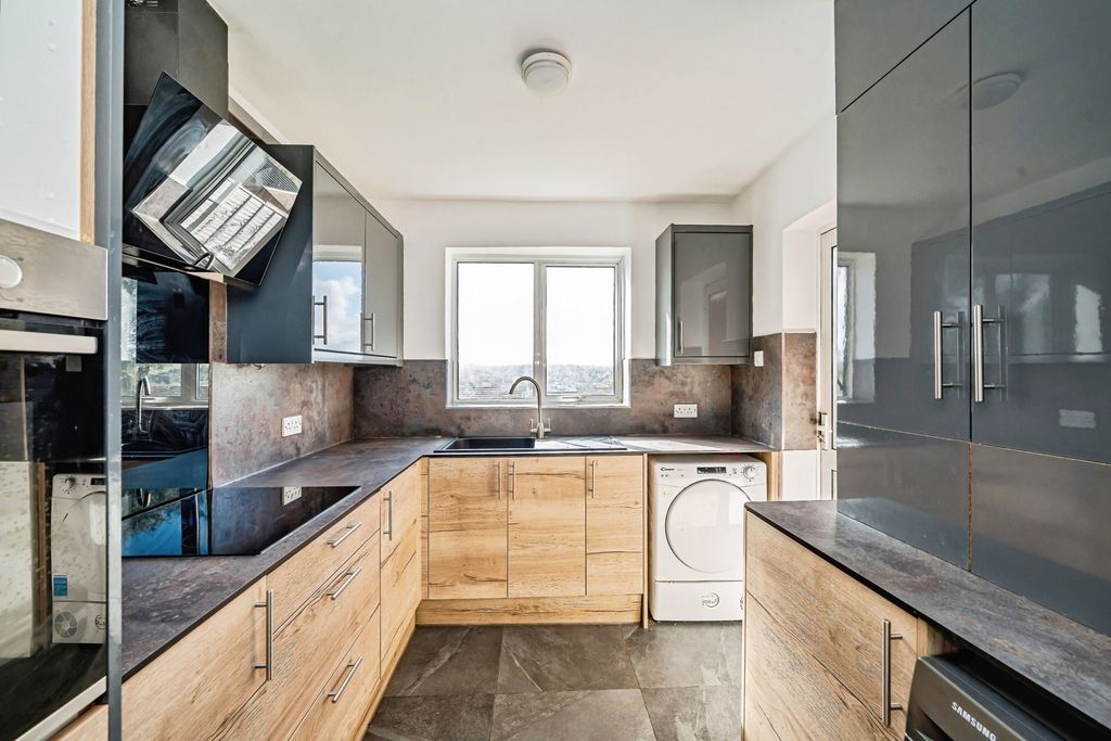 Property photo 2 of 13 Pbox-Img.Jpg