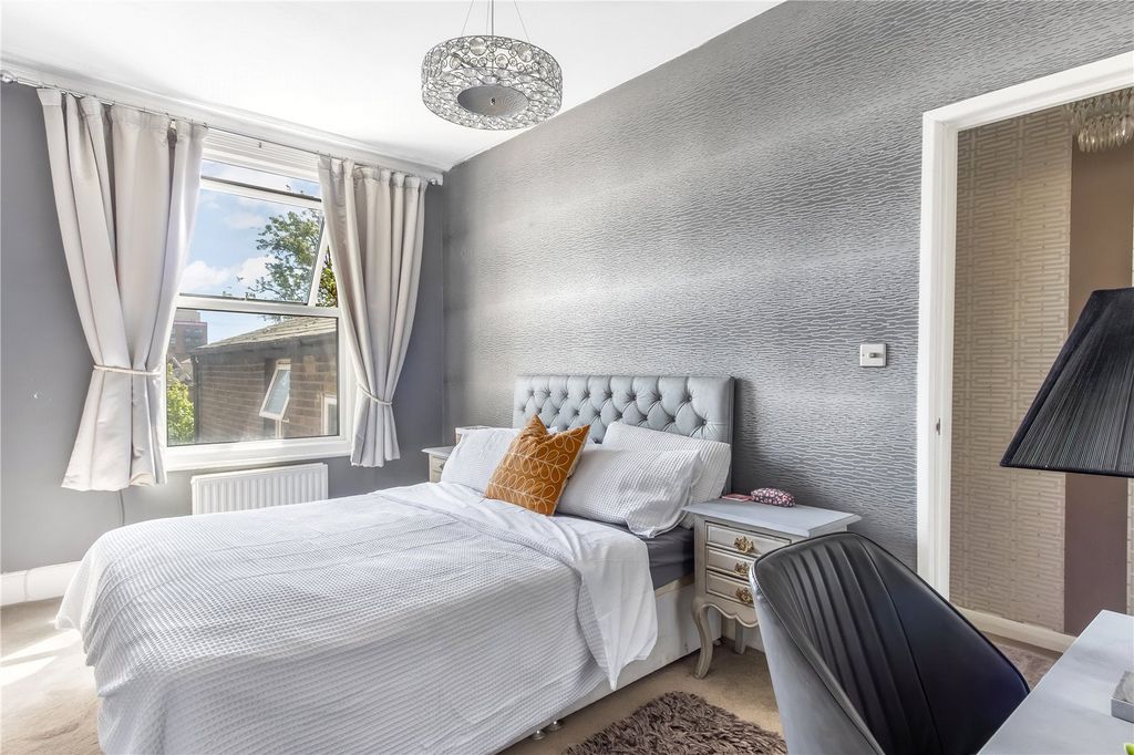 Property photo 2 of 19 Picture No. 09