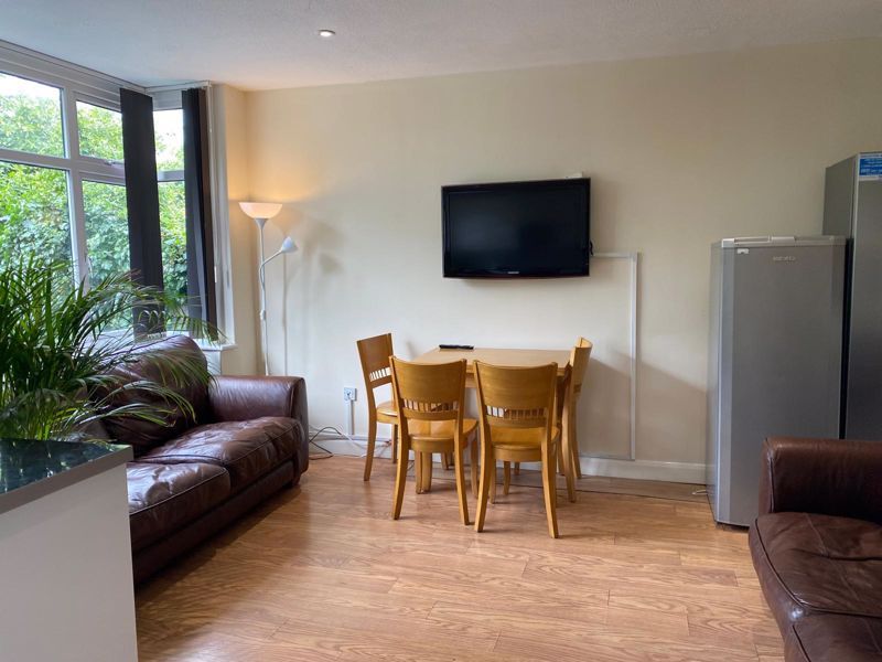 Property photo 3 of 12 Photo 10