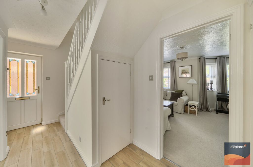 Property photo 3 of 32