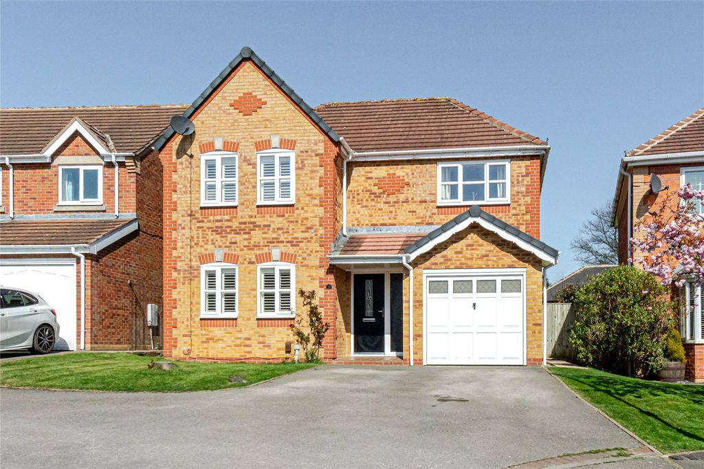 Property photo 1 of 21 Front