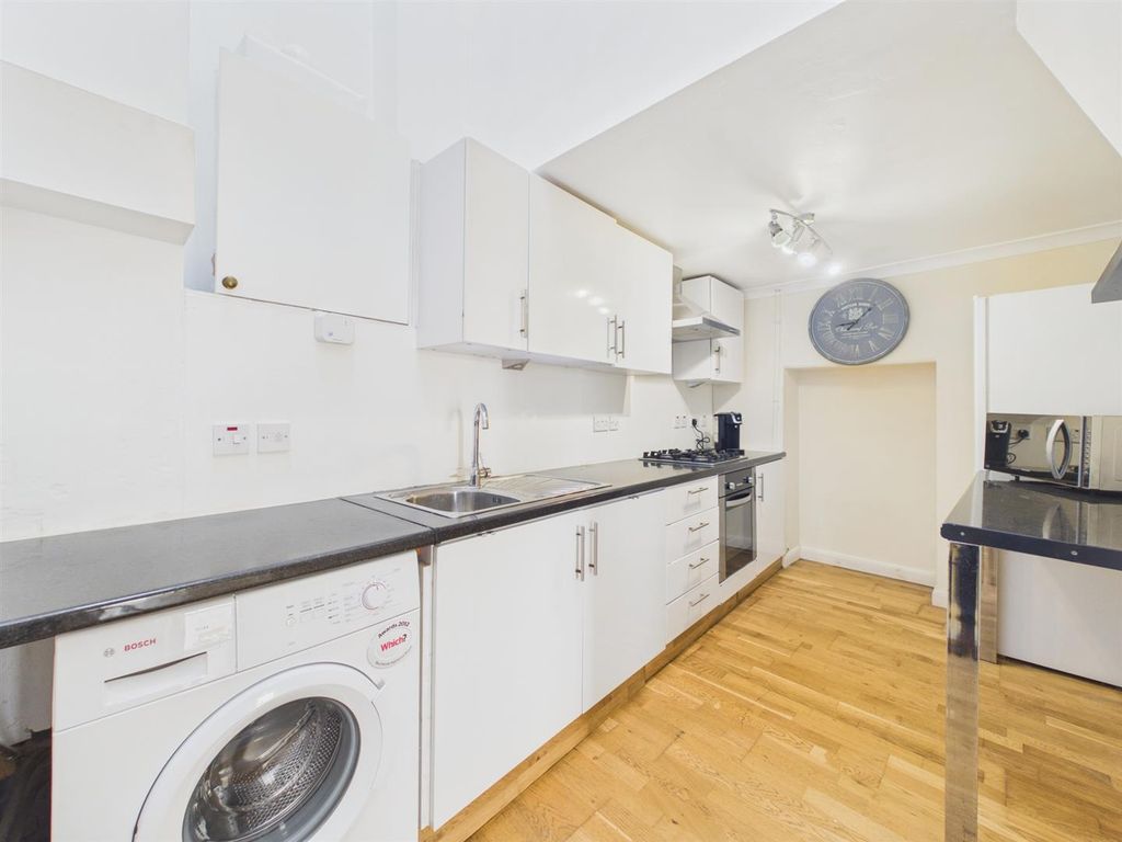 Property photo 3 of 13 Kitchen