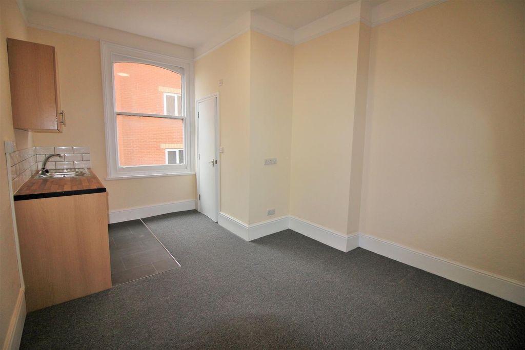 Property photo 2 of 4