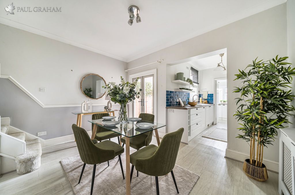 Property photo 3 of 22 De756834-7651-49Bc-8d5F-B7140Bc6Dad7