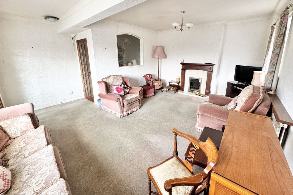 Property photo 2 of 18 Photo 9