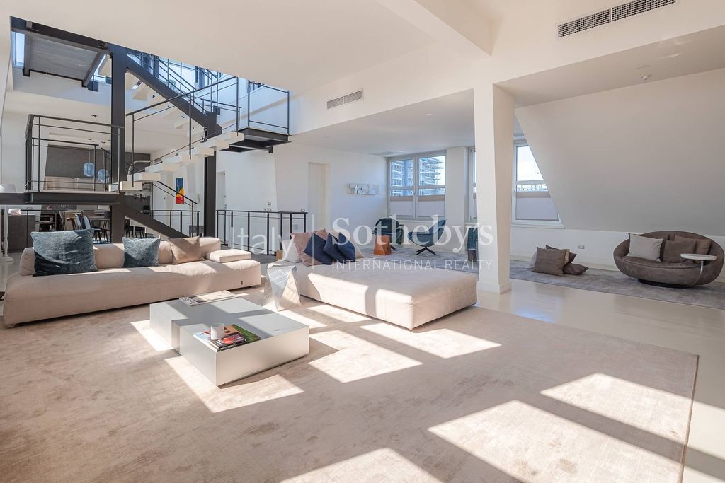 Property photo 2 of 28