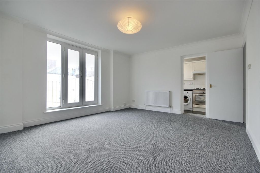 Property photo 2 of 12 Ceb33E71-F20E-422E-A62C-A33F7Dddb501_1_201_A.Jpeg