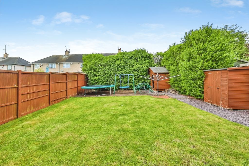 Property photo 2 of 17 Garden