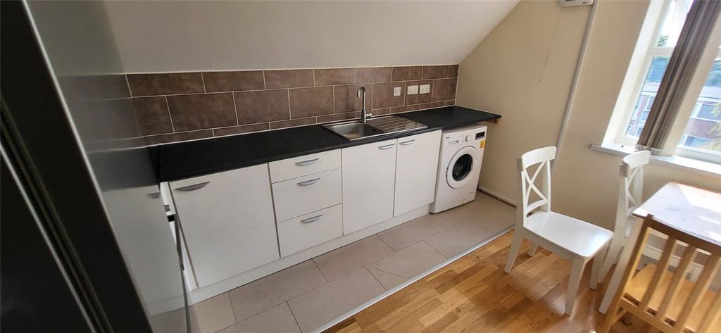 Property photo 3 of 6 Picture No. 04