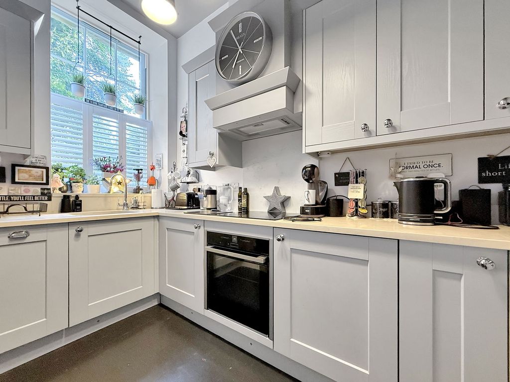 Property photo 3 of 23