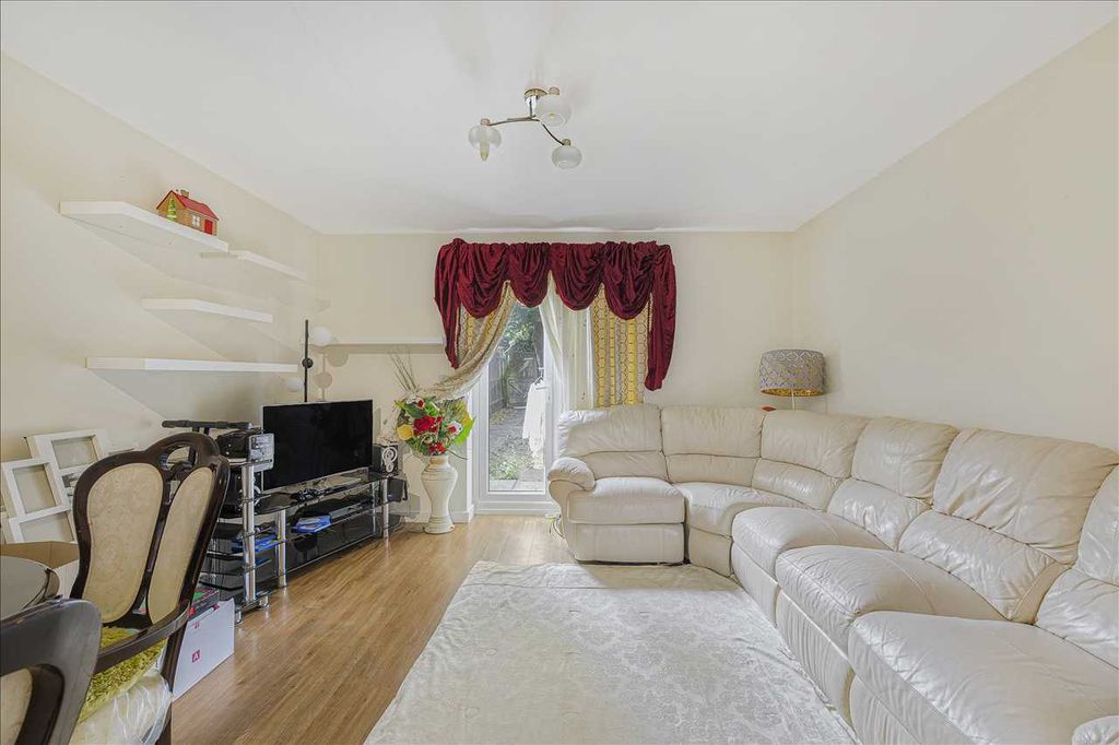 Property photo 3 of 14