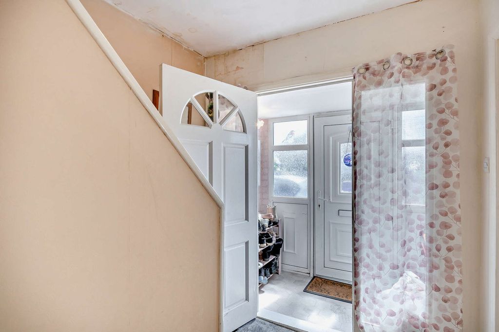 Property photo 3 of 22