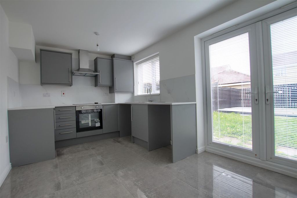 Property photo 2 of 10 Sa1.Jpg