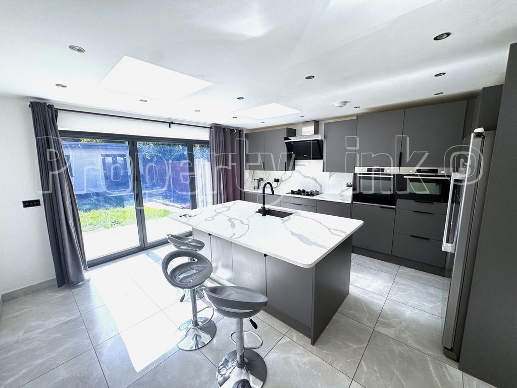 Property photo 1 of 29