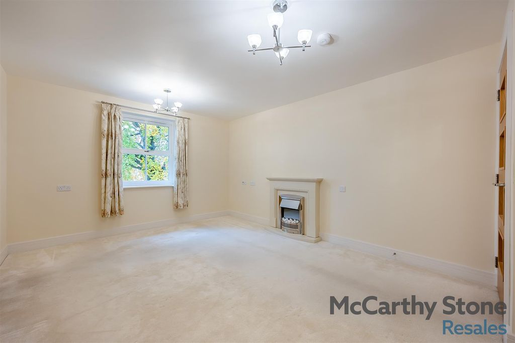 Property photo 3 of 33 8667978-Interior02.Jpg