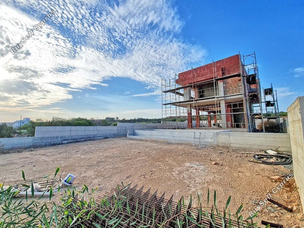 Property photo 1 of 30