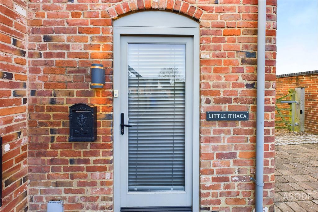 Property photo 2 of 12 Cam02544G0-Pr0194-Still010.Jpg