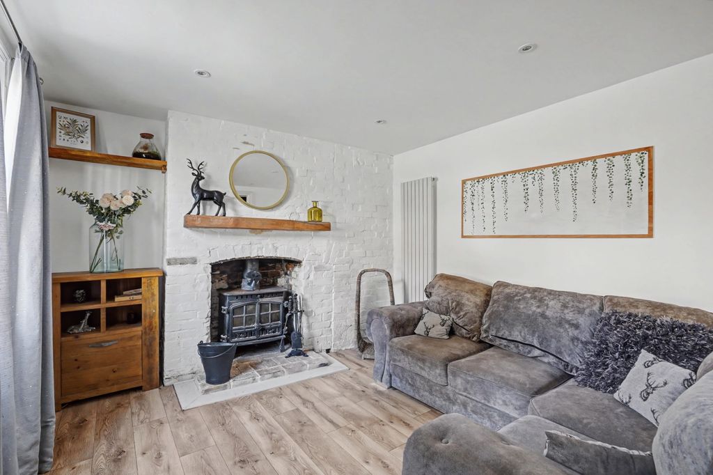 Property photo 3 of 23