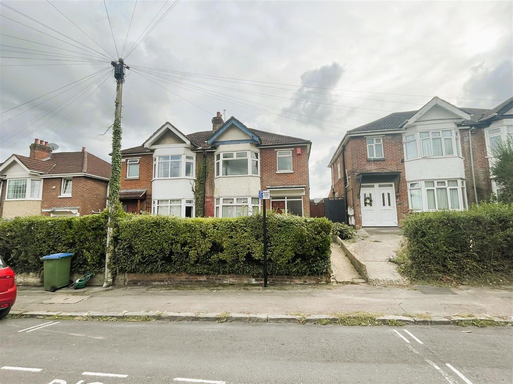 Property photo 3 of 9 8    .Jpg