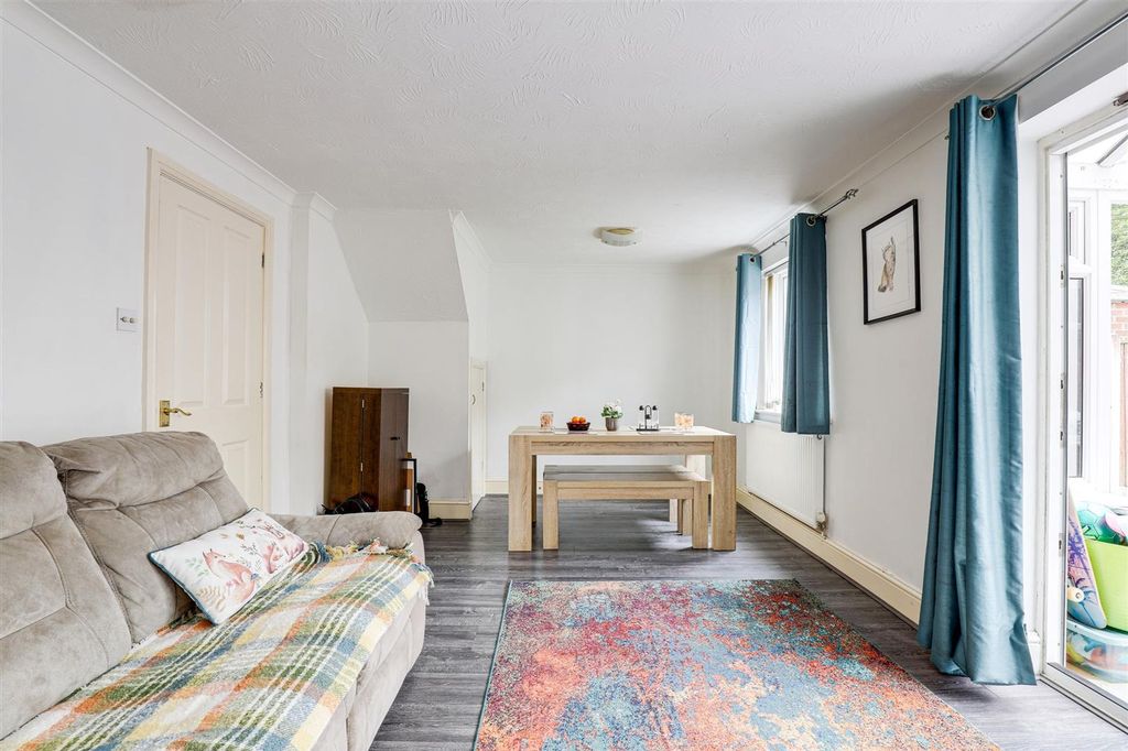 Property photo 3 of 20