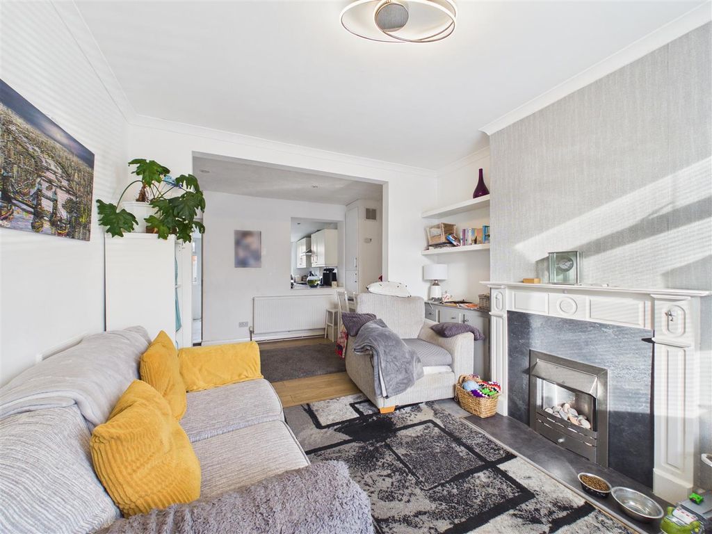 Property photo 3 of 12