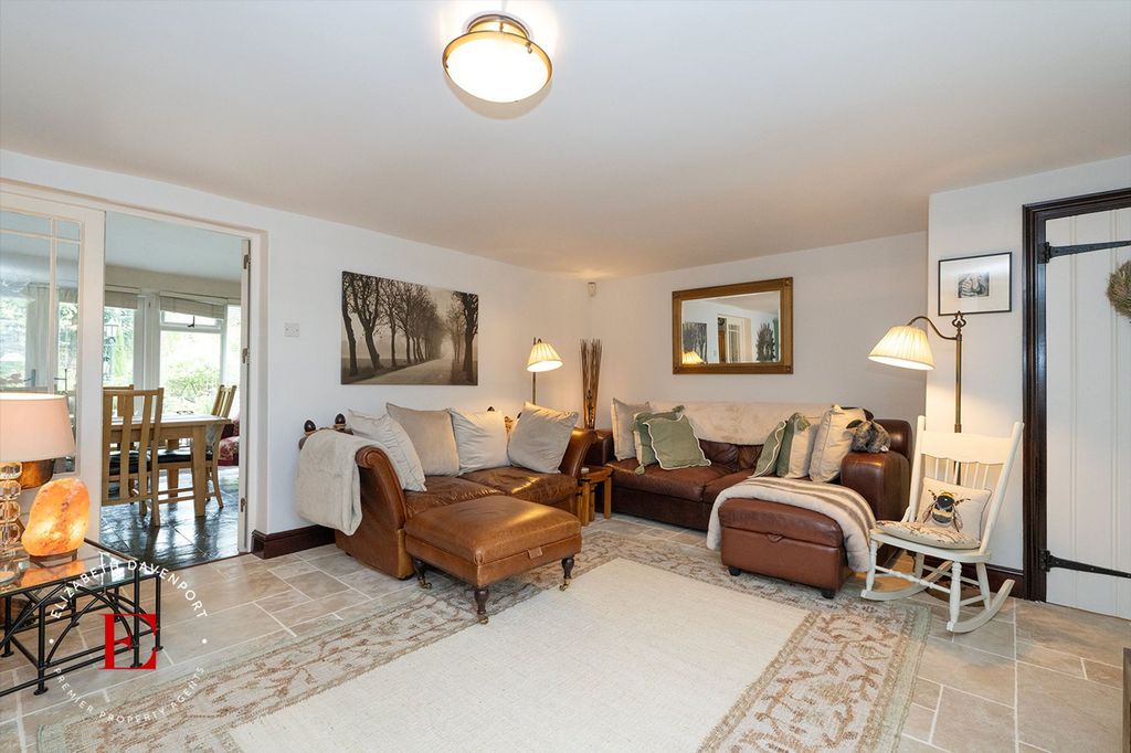 Property photo 2 of 23