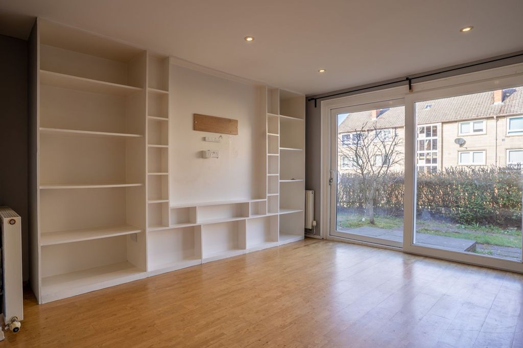 Property photo 1 of 32