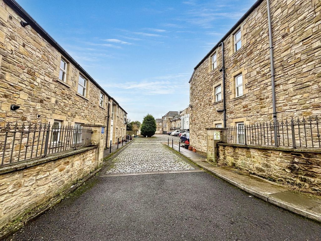 Property photo 3 of 4