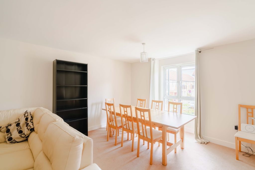 Property photo 3 of 17 4