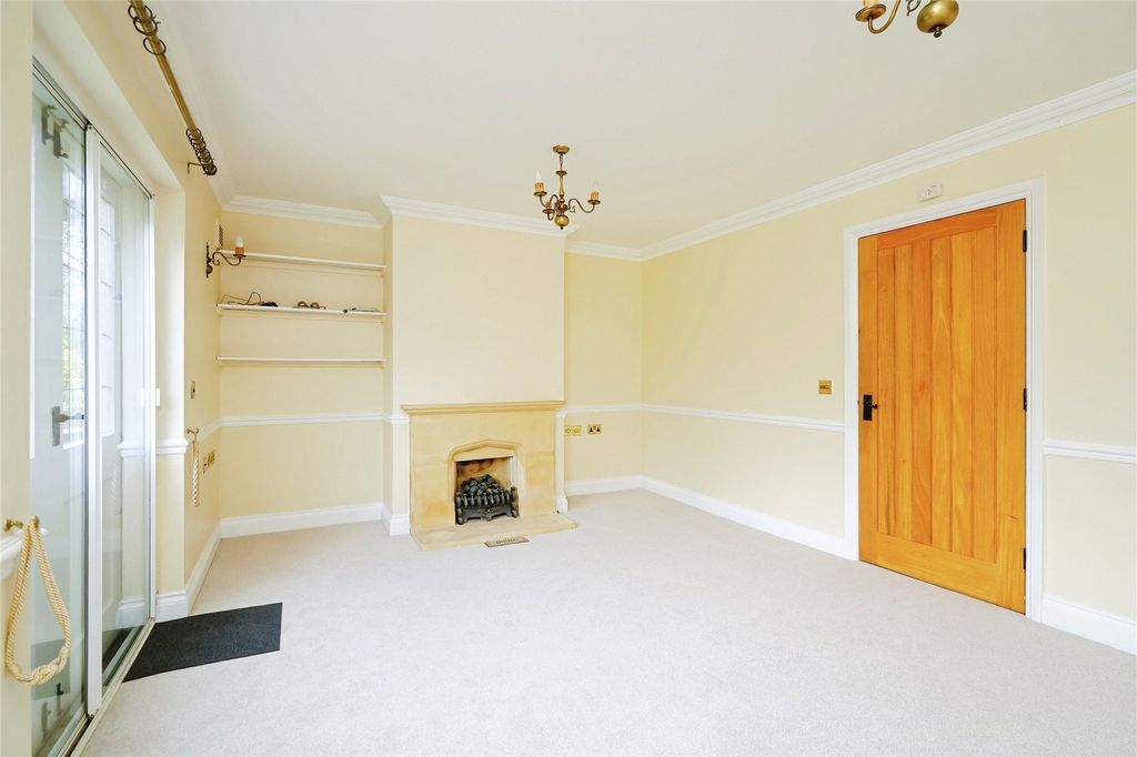Property photo 3 of 16 Picture No. 21