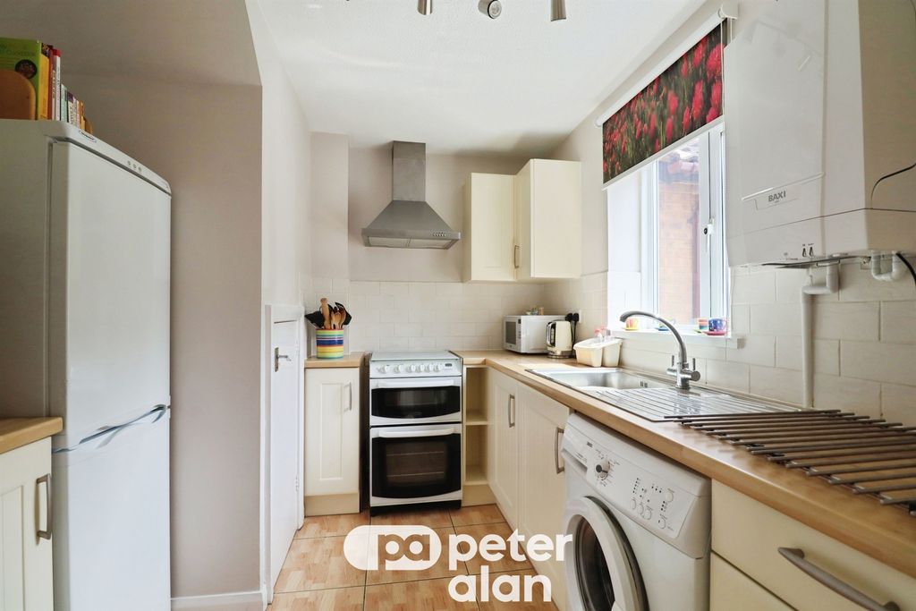 Property photo 2 of 17