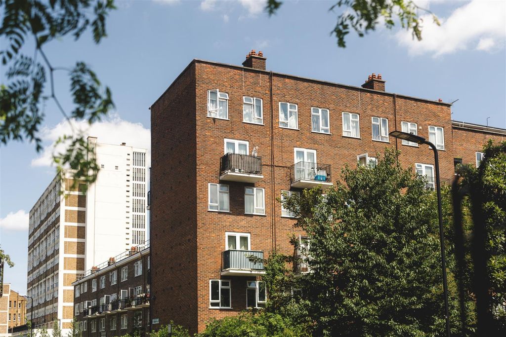 Property photo 2 of 18 Geffrye Court-18.Jpg
