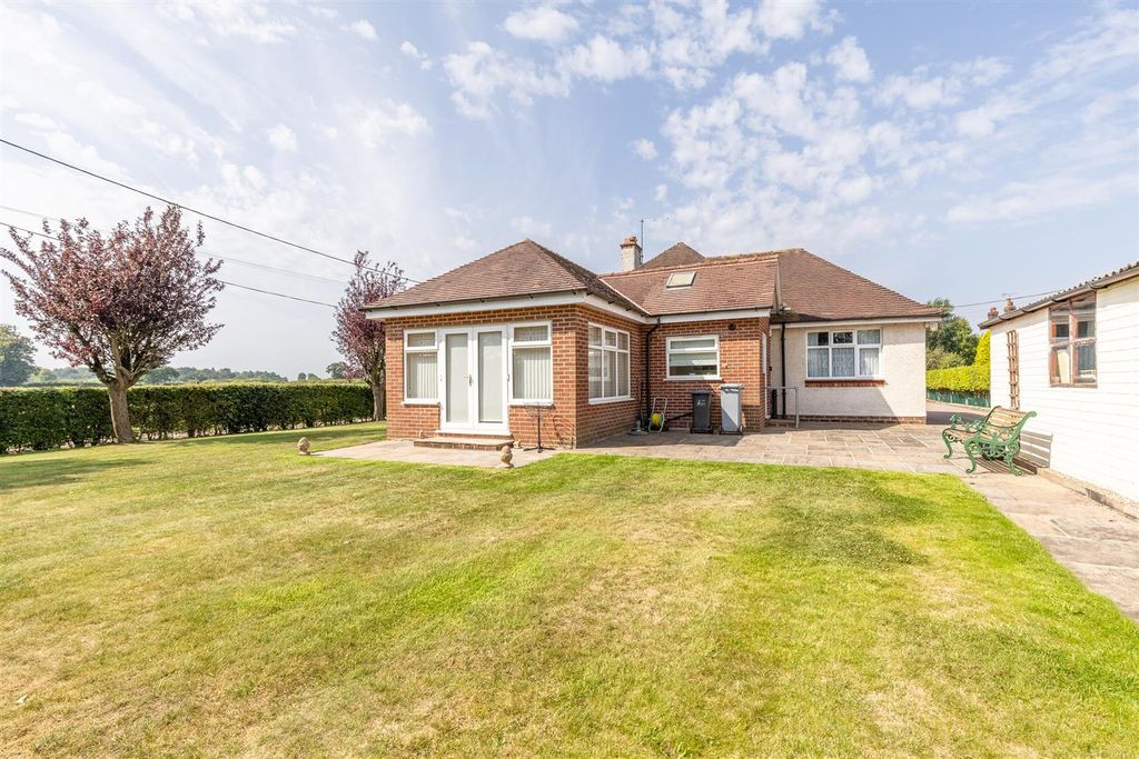 Property photo 3 of 27 11Southavenue-3.Jpg