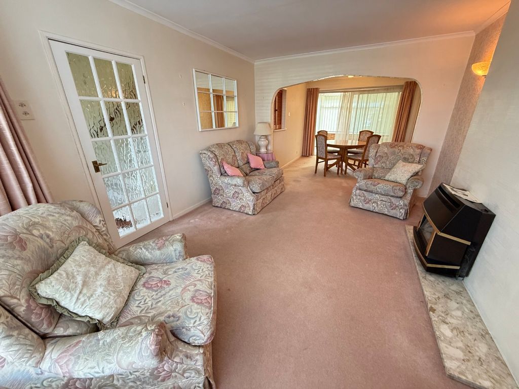 Property photo 3 of 18 4198322