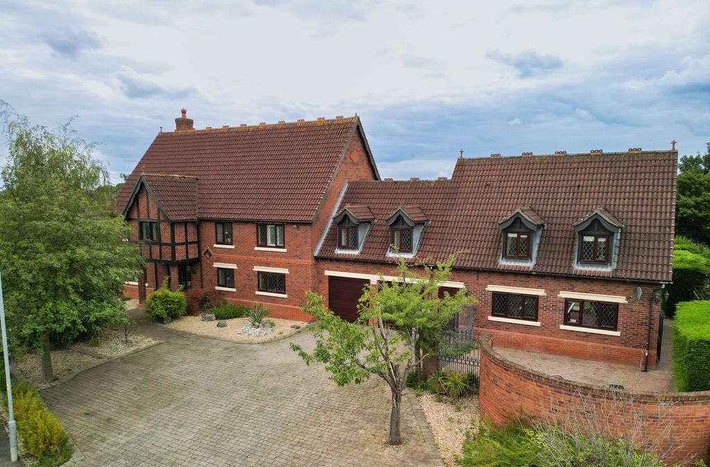 Property photo 1 of 25
