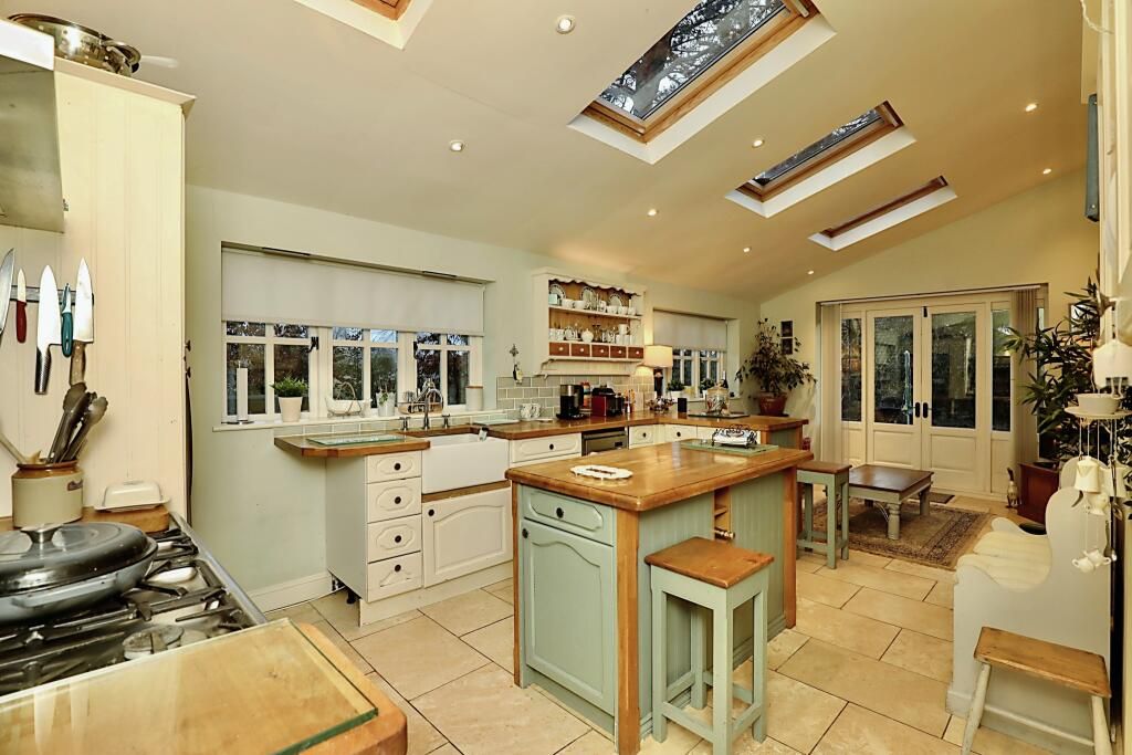 Property photo 3 of 13