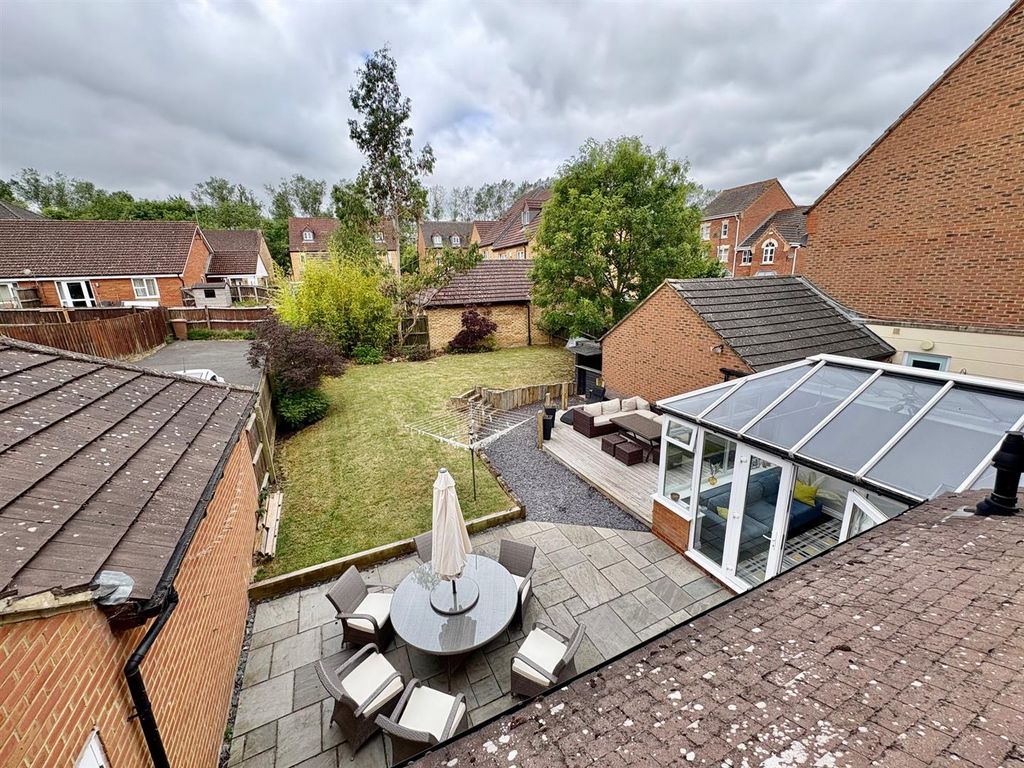 Property photo 3 of 27