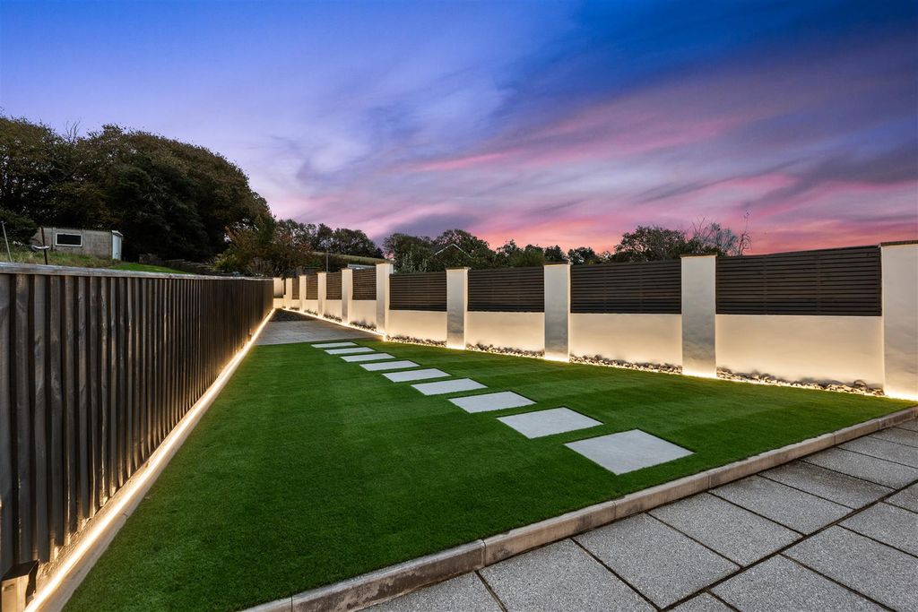 Property photo 2 of 39 External