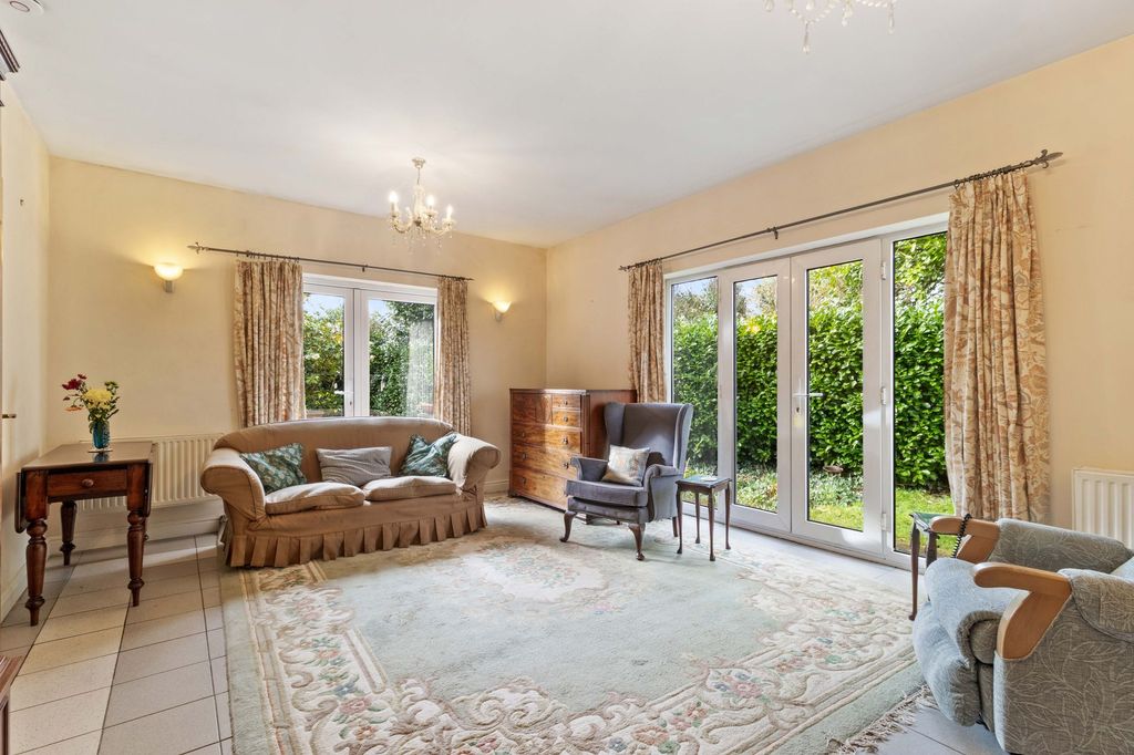 Property photo 2 of 25