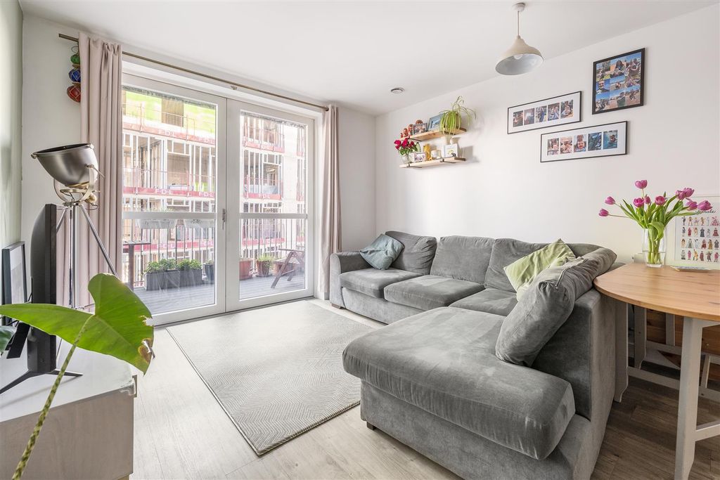 Property photo 2 of 19 Living-Area-4.Jpg