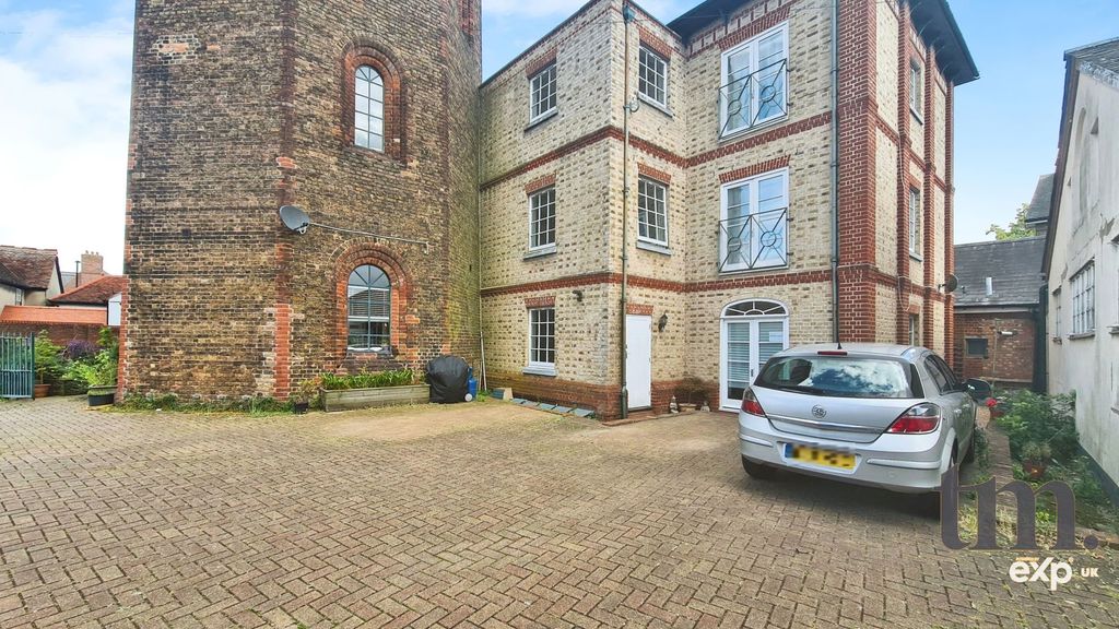 Property photo 1 of 4