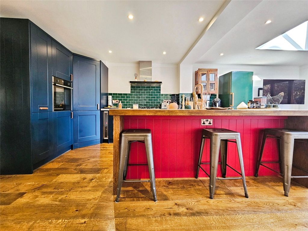 Property photo 3 of 43 Kitchen