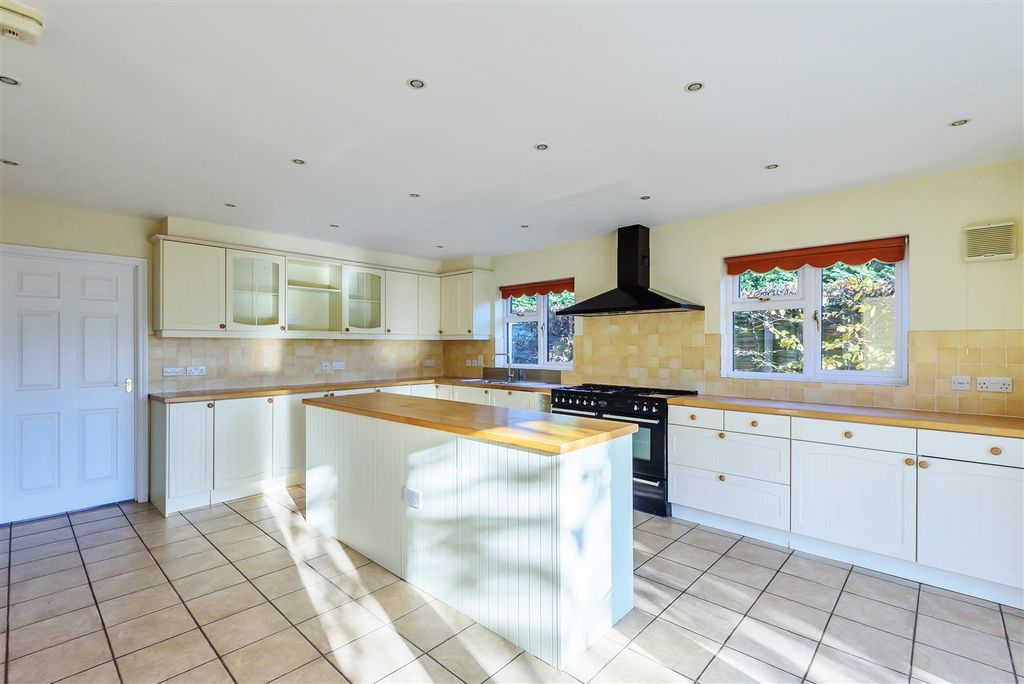 Property photo 3 of 18 8Fdcpy-Dakeh0Bq9W4P4Qq (1).Jpg