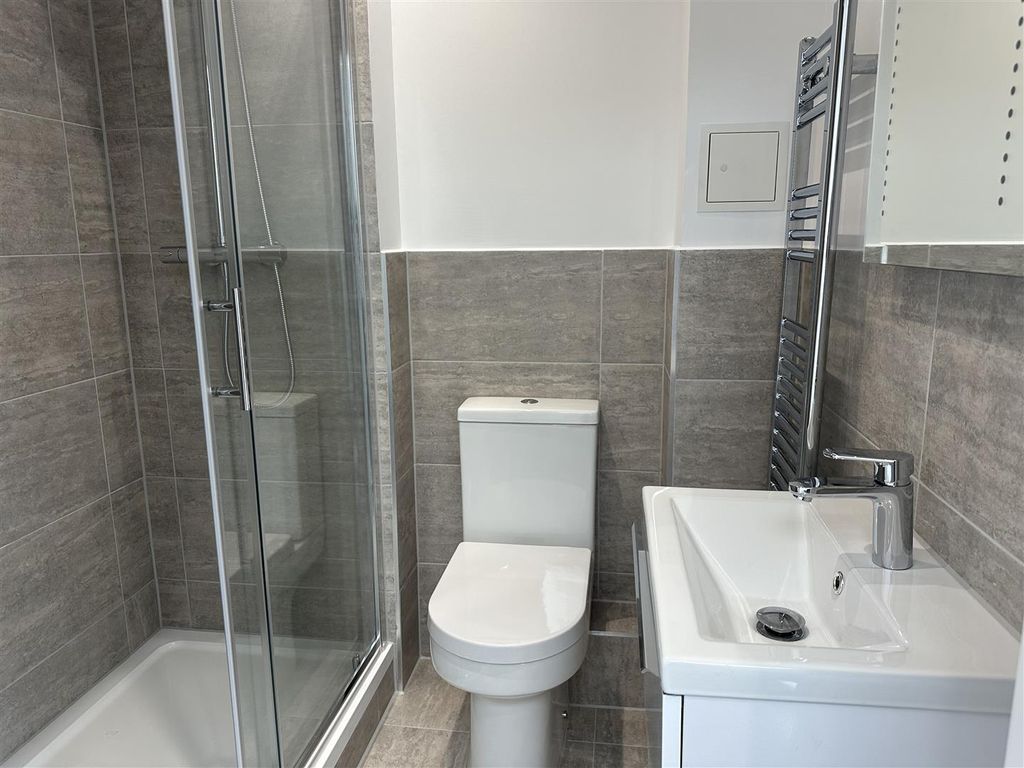 Property photo 2 of 8 27 Green Yard Bath.Jpeg