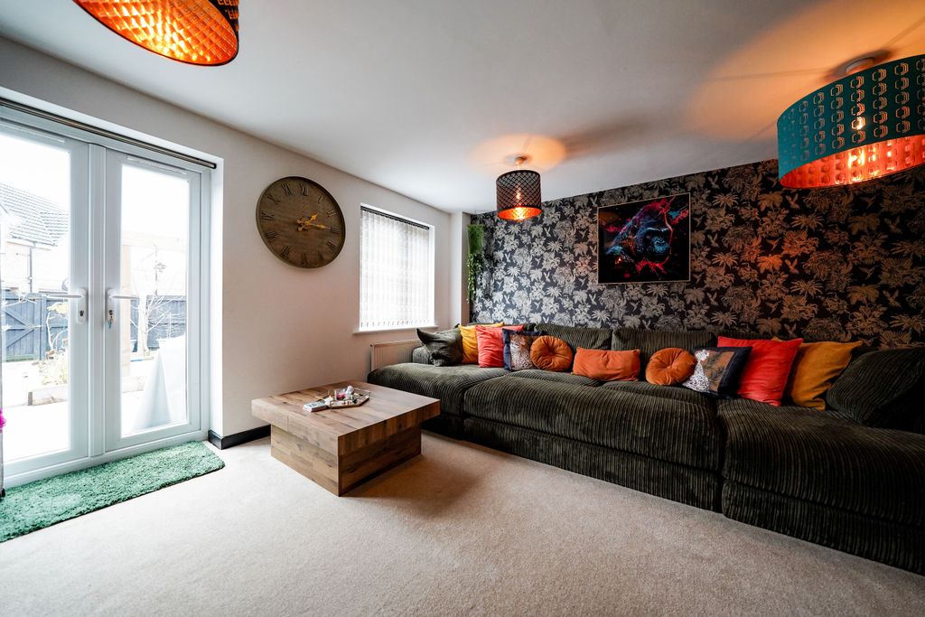 Property photo 3 of 22 Dsc00760